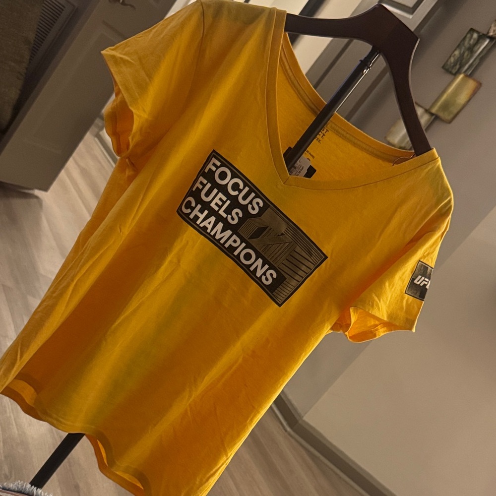 🔥UFC Women's Yellow V-Neck 'Focus Fuels Champions' Graphic Tee🔥BRAND NEW❣️